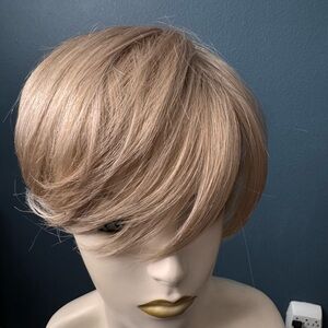 Elegant Light Brown Women's Wig